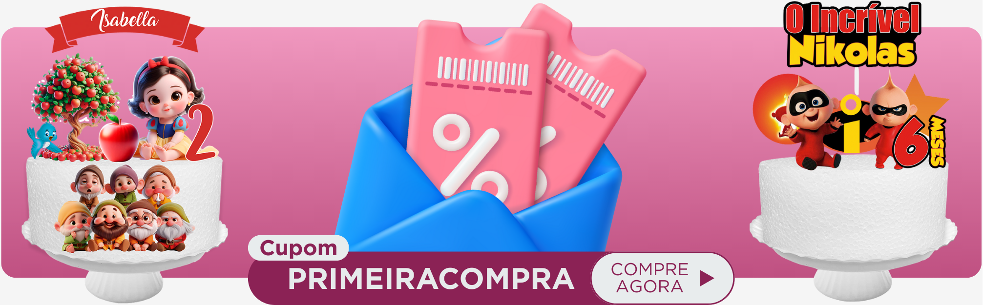 Banner promocional de kits digitais personalizados para festas infantis com bolos temáticos e cupom de desconto PRIMEIRACOMPRA